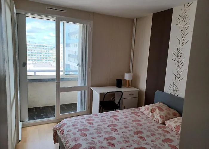 Spacious Bellevue 브레스트