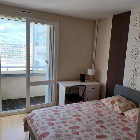 Spacious Bellevue ברסט